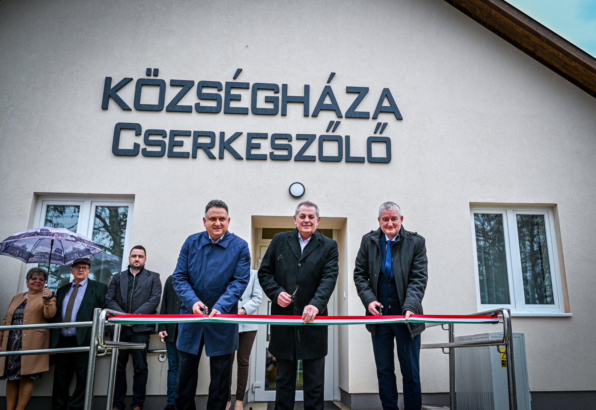 Hivatalosan is átadásra került a Polgármesteri Hivatal felújított épülete